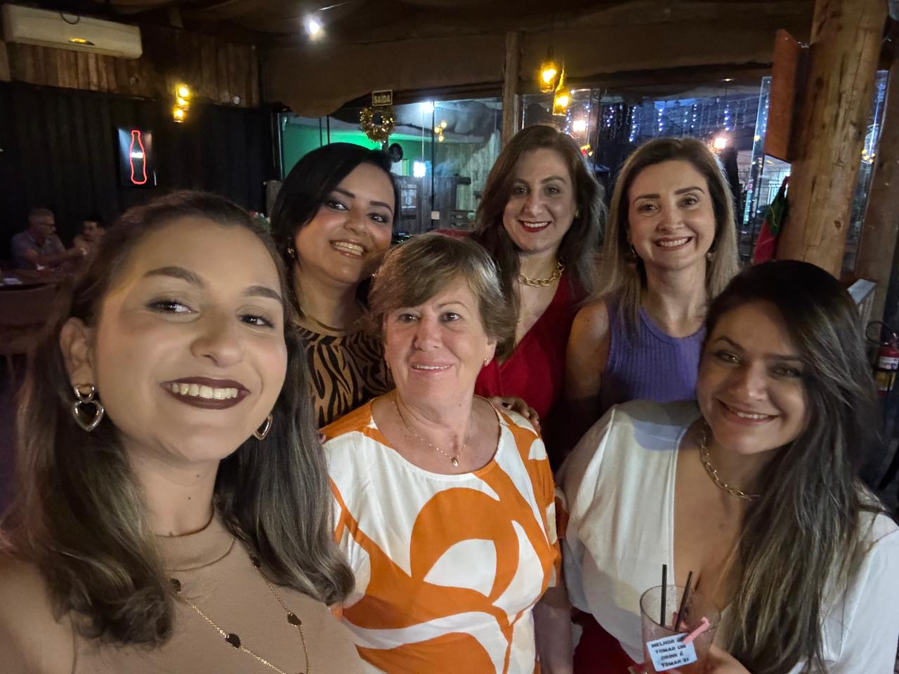 Equipe feminina de funcionarias da tbm log