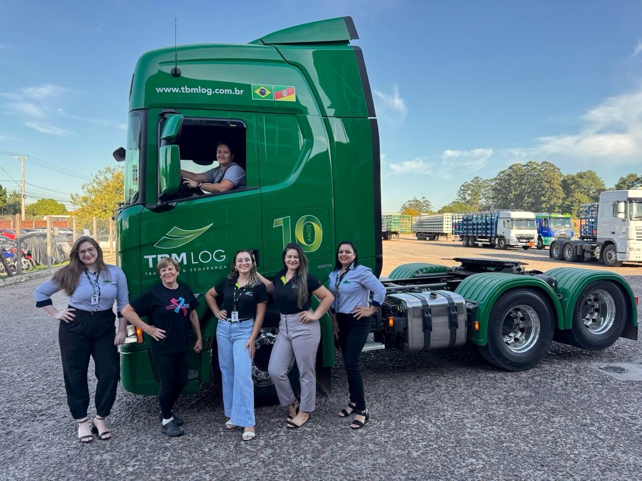 mulheres que trabalham na TBM log